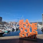 Appartement Avec Piscine Et Garage Proche Plage Et Commerces
