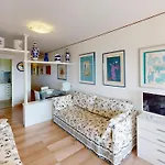 Joli Studio A Menton Avec Terrasse Et Garage - Fr-1-196-376