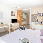 Studio Climatise Pour 3, Face Est, A 50M Plage Et Proche Commerces - Fr-1-466A-23