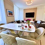 Beautiful 4 Beds & 4 Baths, 10Min From Palais, 4 Stars Residence