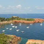 Frejus Le Cesaree Location De Vacances Parking Piscine Terrasse Wifi