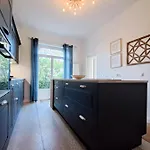 Superb 3Br With Ac Sea View Parking And Garden - Benakey