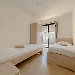 Centrale Climatisee Deux Chambres Terrasse Parking, Saint Raphael