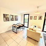 T2 Apartment With Terrace In Frejus