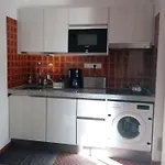 T2 Dans Une Residence Proche De La Mer Et Du Centre Du Village