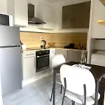 Joli Studio Pres De La Mer