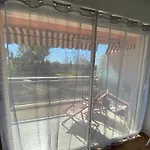 Appartement Lumineux Et Climatise, Face Au Parc Prive Et A 10 Mins De La Plage