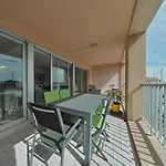 T3 Climatise Dernier Etage Port Hyeres - Fr-1-826-12