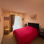 Appartement 3 Chambres Avec Piscine Au Centre-Ville - Fr-1-100-351