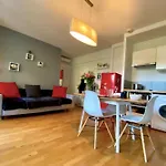 1-Bedroom Apartment Near The City Center