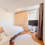 Zone Pietonne - Wifi, Ac, 4 Pers