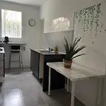 T3 - 5Pers - Proche Toutes Commodites - Quartier Recherche - Court Et Long Sejour - Cosy - Lumineux - Fonctionnel