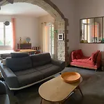 Maison Mediterraneenne Proche Du Coeur De Ville, Avec Piscine