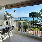 Cozy 2-Bedroom Apartment With Terrace, Sea View And Parking In Cannes