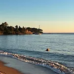 Studio Proche Plage, Commerces