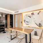 Modern Apartment - 3Br- 6P - Palm Beah