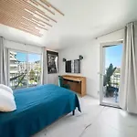 Modern Apartment - 3Br- 6P - Palm Beah
