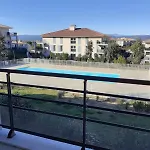 Bel Appartement Dans Une Residence Avec Piscine