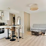 Renovated 2-Room Apartment Near Sea & Shops