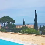 Beautiful Apartment With Pool In Sainte-Maxime