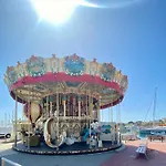 Bandol Plage, Resto Et Port A 1Min