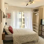 A Deux Pas Des Plages Et Au Coeur Du Vieil Antibes , Beau Studio Renove