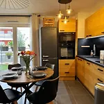 Charming 2-Room Apartment In Lavandou, Terrace, Parking, Air Conditioning