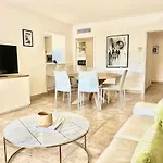 Luxurious 2-Bedroom Pointe Croisette, Sea View, Private Parking