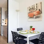 Palme D'Azur 409 Yourhosthelper