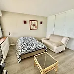 Appartement En Front De Mer Au Lavandou Avec Vue Panoramique - Fr-1-816-16