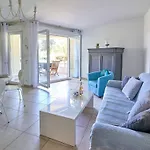 Apartment Les Rivages De L'Esterel By Interhome