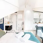 Deroulede - Superb Studio Suite W Ac Downtown