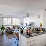 Joffre 2-4 - Bright Central 1 Bedroom Near Massena