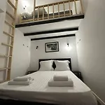 Studio Steps From The Palace, Beach, City Center