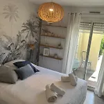 Modern Apartment Close To The Beaches With Garden
