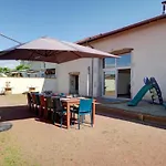 Gite Familial Avec Spa Et Jeux Exterieurs - 5 Chambres, 230M², Village Typique, Animaux Acceptes - Fr-1-496-289