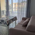 Studio Climatise Avec Coin Nuit 150M De La Plage