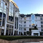 Dayroom Espace Paris Sans Nuitee Et Chambre Partagee Chatillon Nuitee -- Repos Journee Ou Espace Travail 8-19H Proche Tour Eiffel Ou Usage Bureau A L'Heure En Journee -- Nuitee Chatillon Avenue Paris