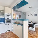 Apartment Les Lavandes By Interhome