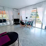 Arad 40M2 Classe Immense Terrasse 35 M2 Piscine Antibes Jlp Parking