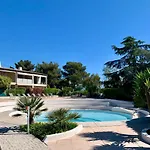 2 Pieces, Moderne Et Lumineux Avec Piscine En Residence Privee