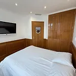 Seaside Serenity, Portside Apartment