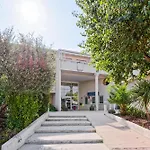 Comfort Aparthotel Six-Fours