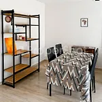 Cosy Apartment Near Beach