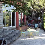 Appartements Avec Jardin Dans Villa Rocaille