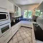 Bel Appartement Vue Mer, Plage Et Commerces A Pied