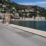 Les Pieds Dans La Mer Best Place