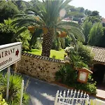 L' Escapade Hotel & Restaurant