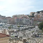 Palais View