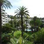 One Bedroom Apartment In Cannes Walking Distance From The Beaches And Shopping Of Central Cannes 878